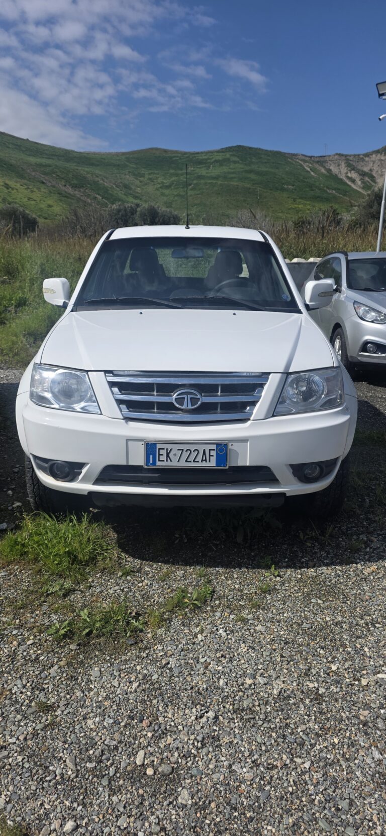 TATA PICK UP CABINATO CON CASSONE