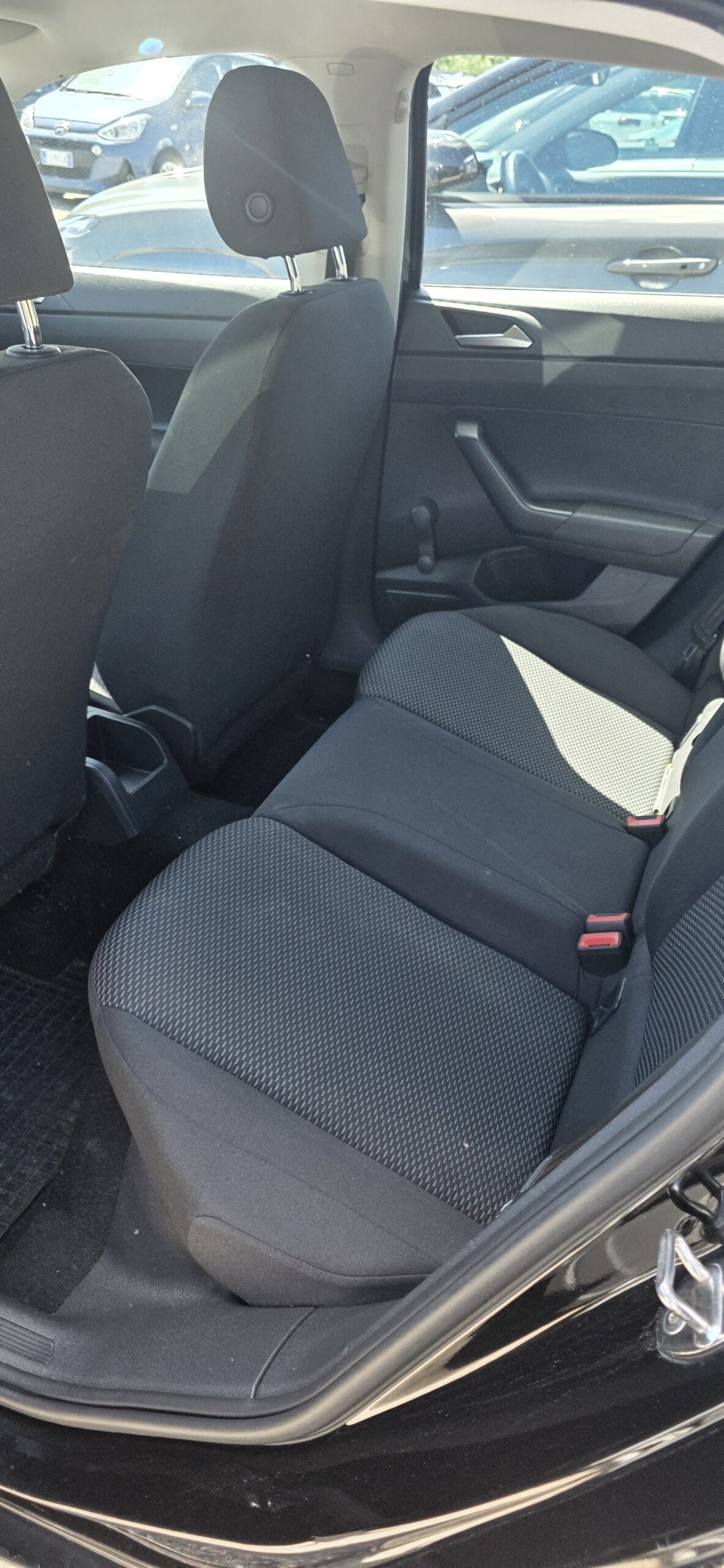 
								VOLKSWAGEN POLO 1.6 TDI full									